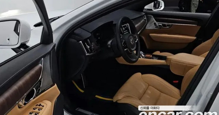 Volvo S90 