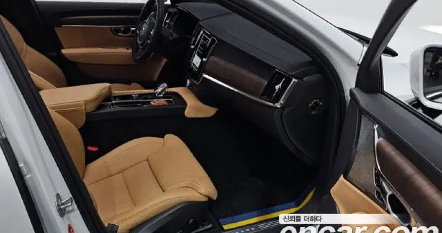 Volvo S90 