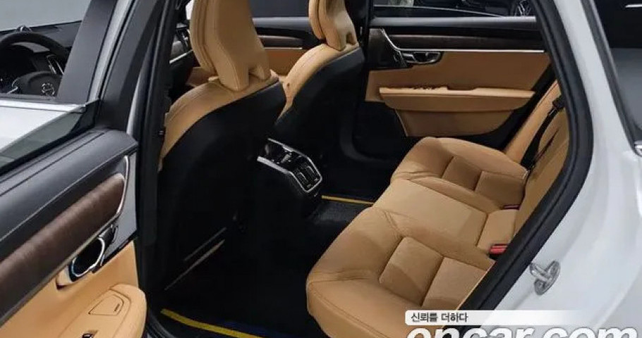 Volvo S90 