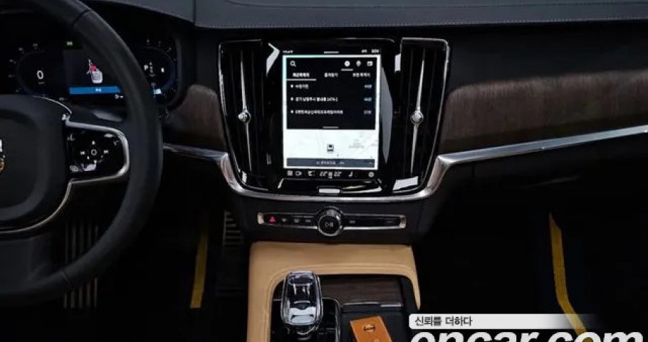 Volvo S90 