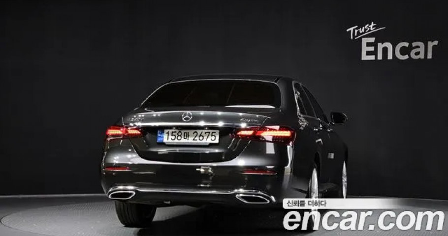 Mercedes-Benz E-Class 