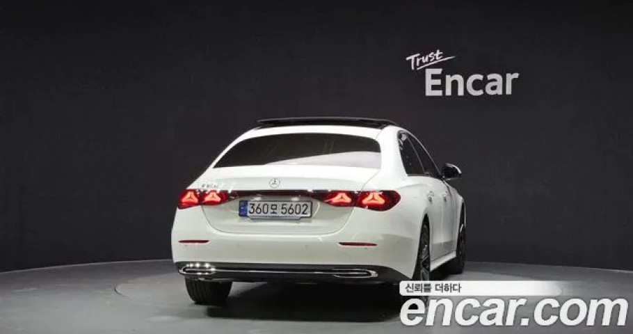 Mercedes-Benz E-Class 