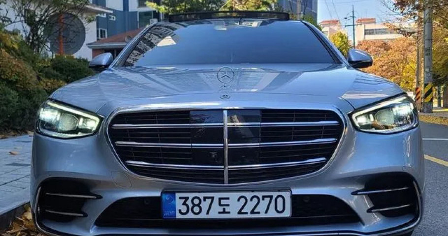 Mercedes-Benz S-Class 