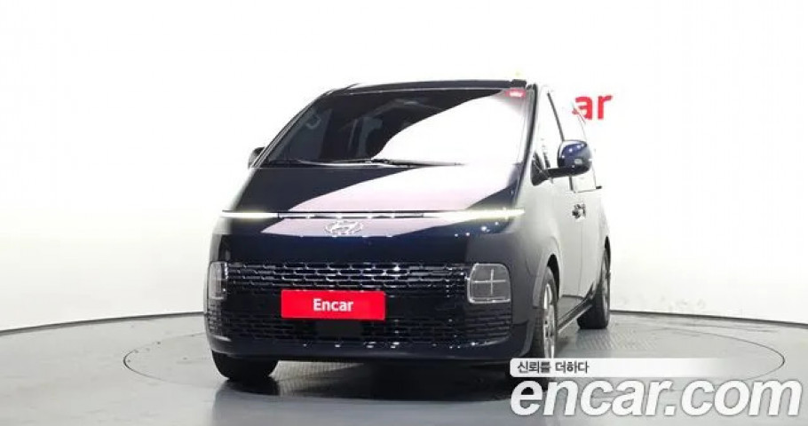 Hyundai Staria 