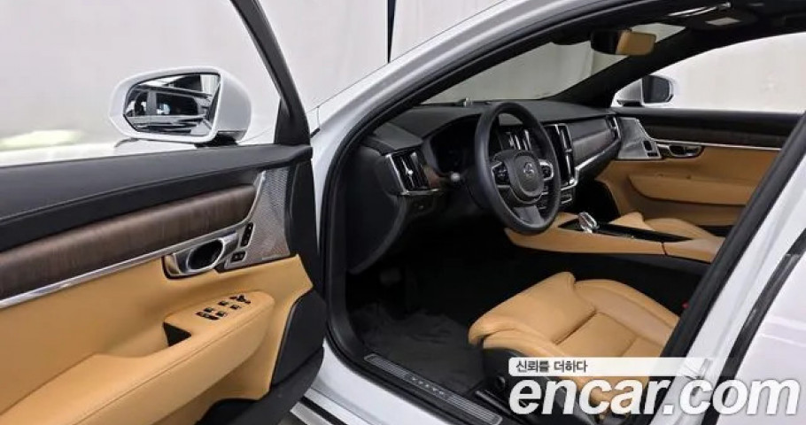 Volvo S90 