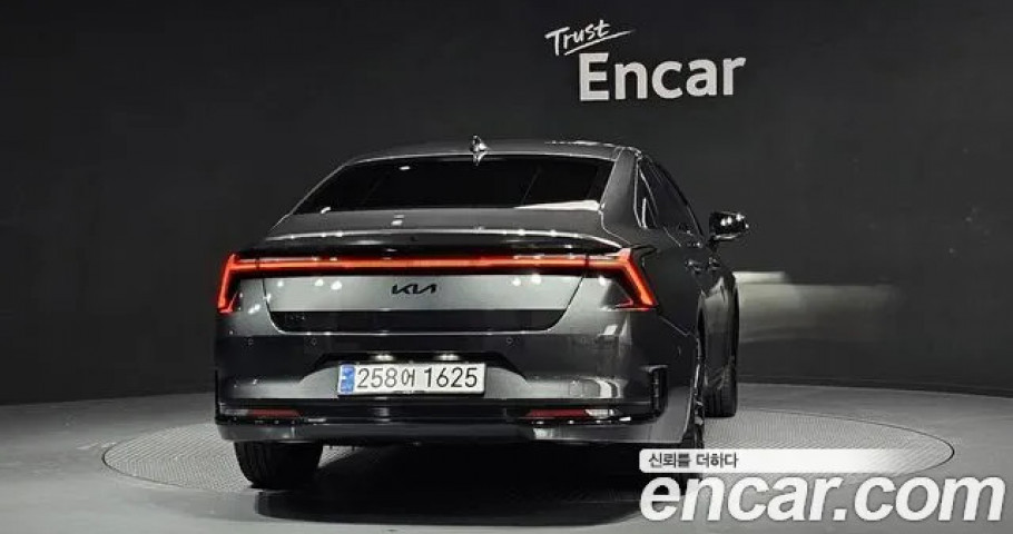 Kia K8 