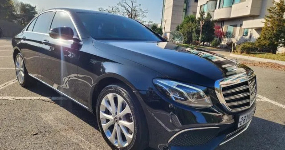 Mercedes-Benz E-Class 