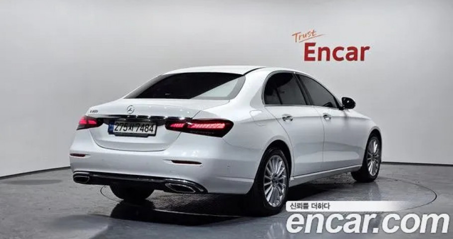 Mercedes-Benz E-Class 