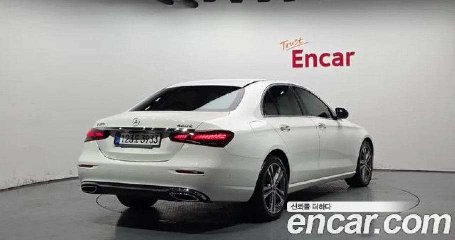 Mercedes-Benz E-Class 