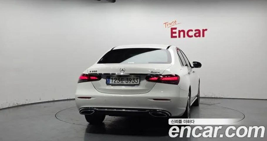 Mercedes-Benz E-Class 