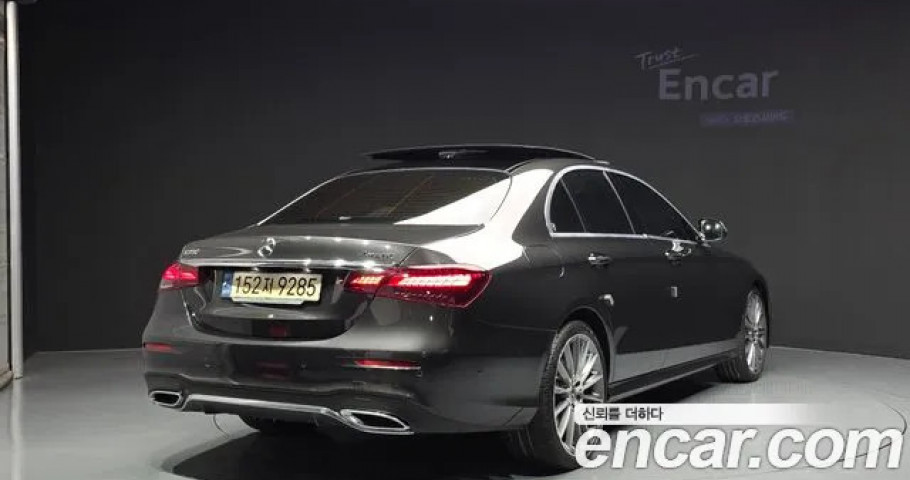 Mercedes-Benz E-Class 