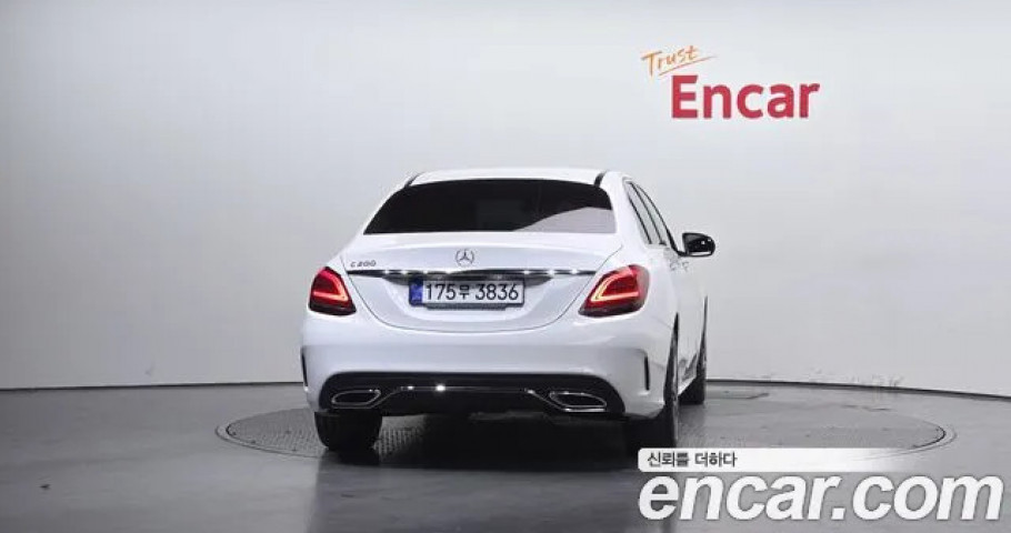 Mercedes-Benz C-Class 