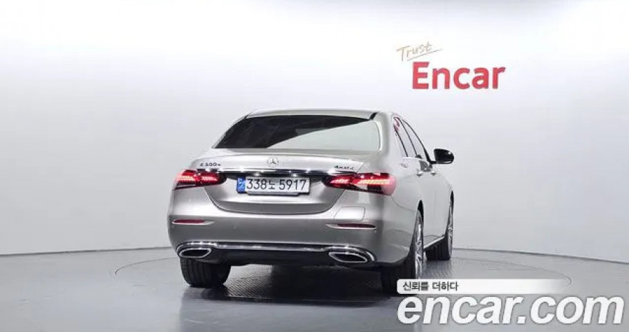 Mercedes-Benz E-Class 