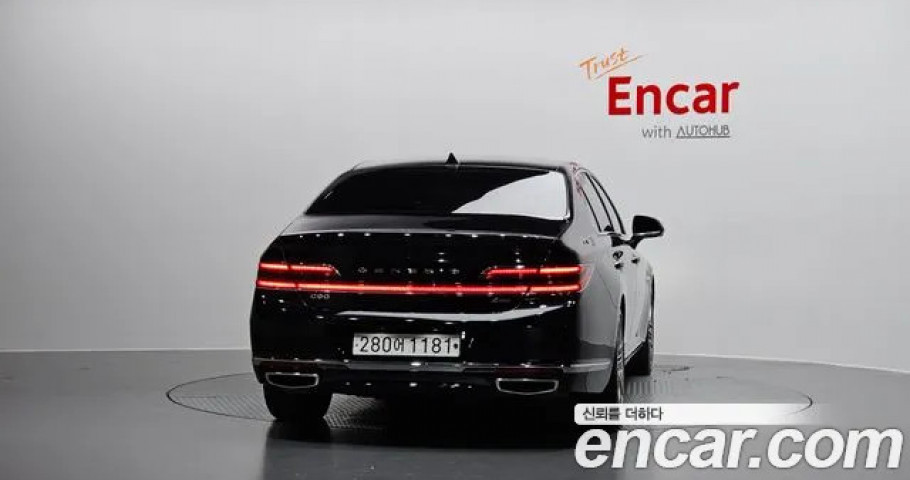 Genesis G90 