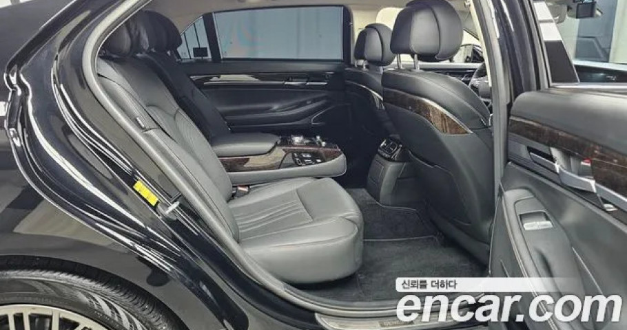Genesis G90 