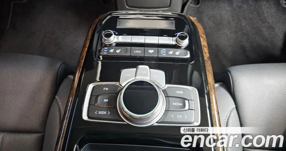 Genesis G90 