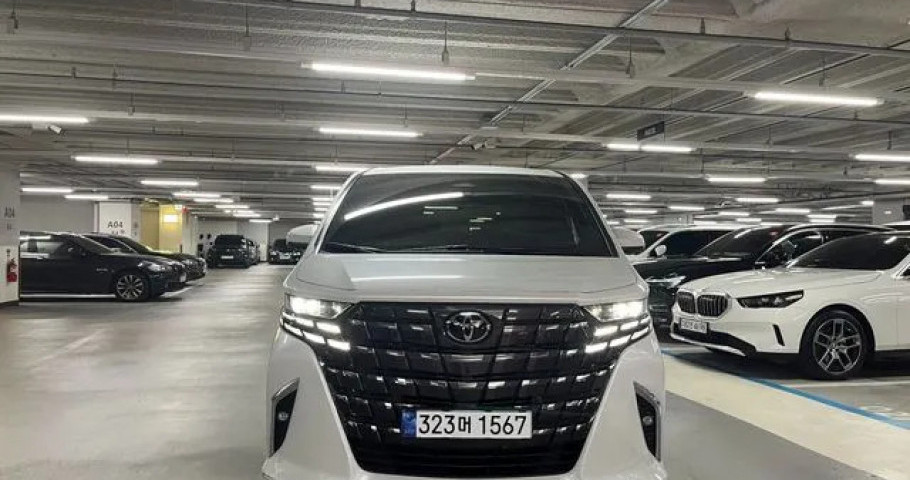 Toyota Alphard 