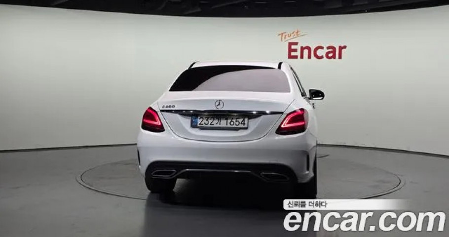 Mercedes-Benz C-Class 