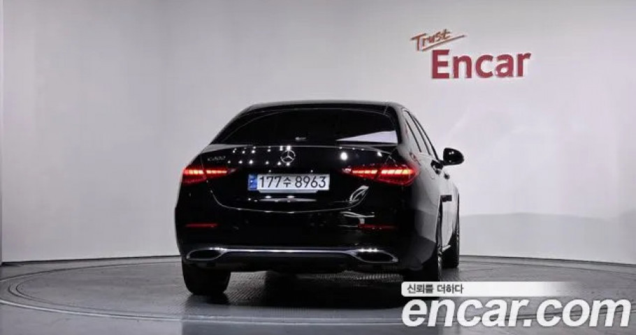 Mercedes-Benz C-Class 