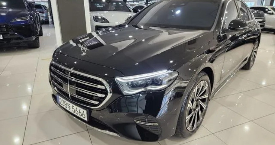 Mercedes-Benz E-Class 
