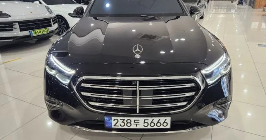 Mercedes-Benz E-Class 