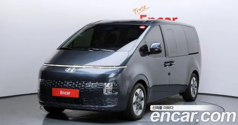 Hyundai Staria 