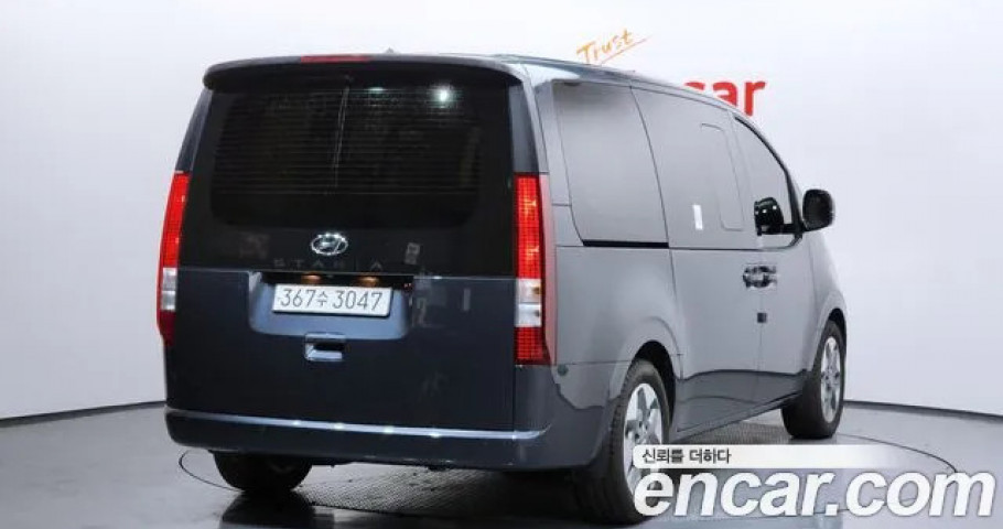 Hyundai Staria 