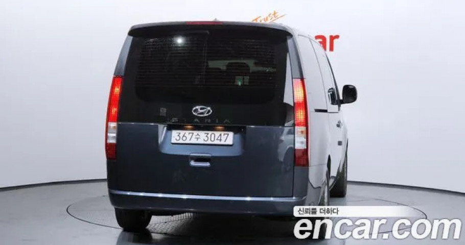 Hyundai Staria 
