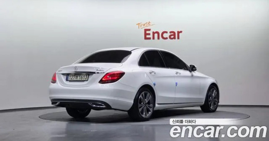 Mercedes-Benz C-Class 