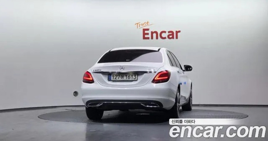 Mercedes-Benz C-Class 