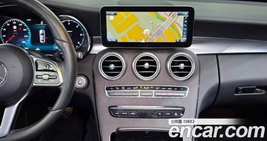 Mercedes-Benz C-Class 