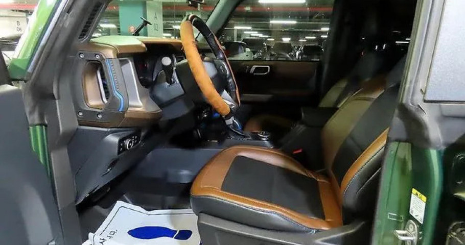 Ford Bronco 