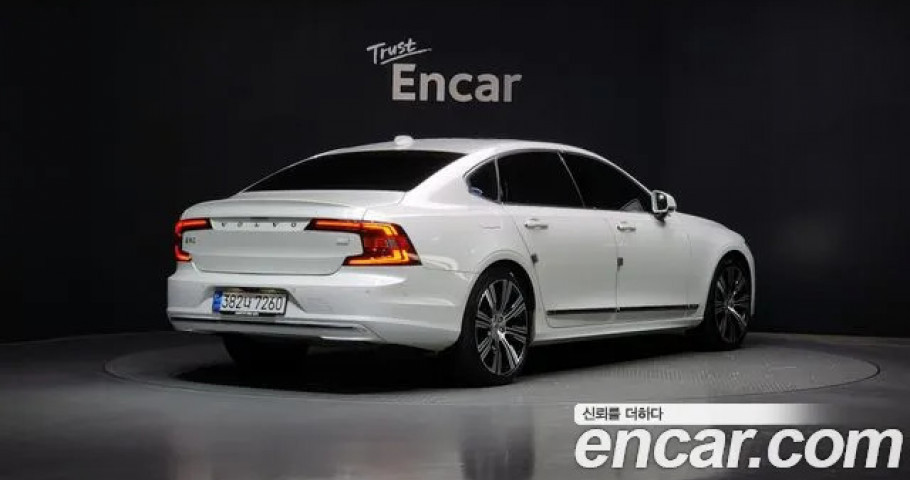 Volvo S90 