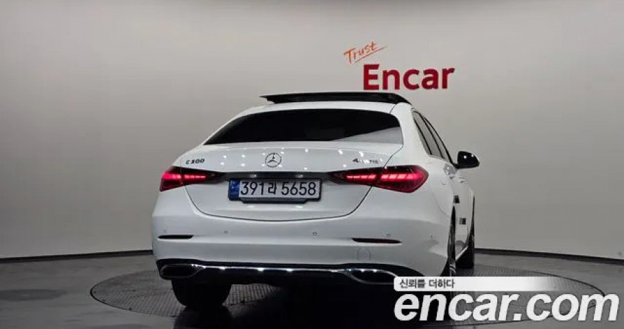 Mercedes-Benz C-Class 