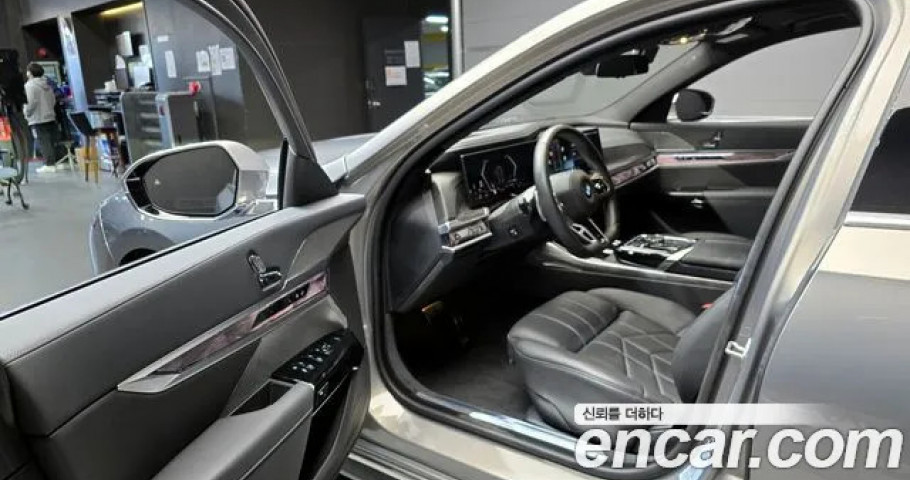 BMW 7-Series 