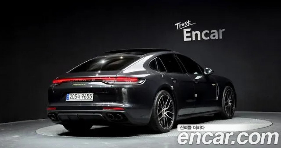 Porsche Panamera 