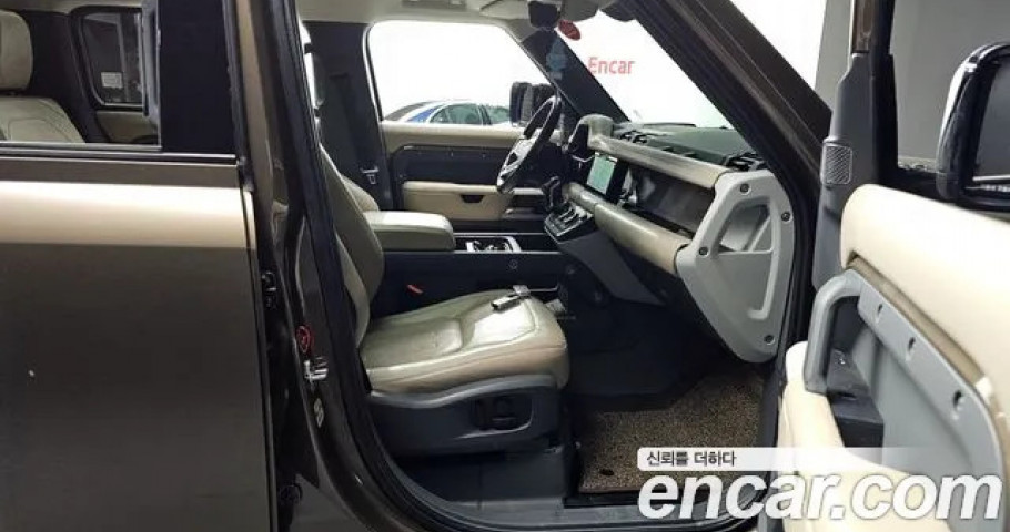 Land Rover Defender 