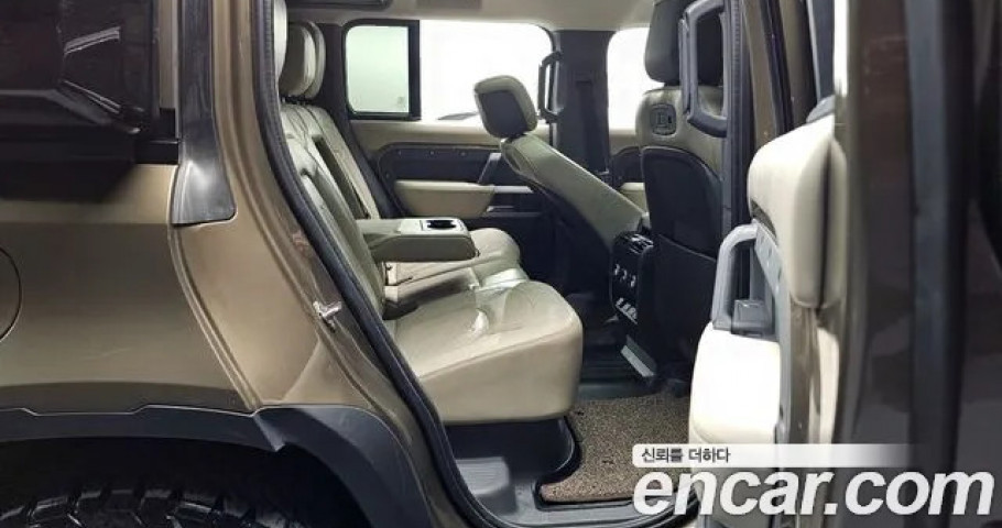 Land Rover Defender 