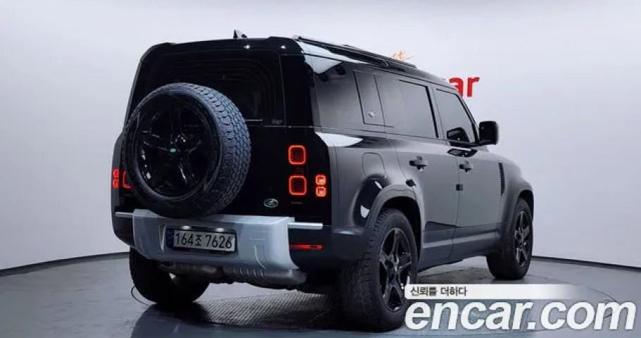 Land Rover Defender 