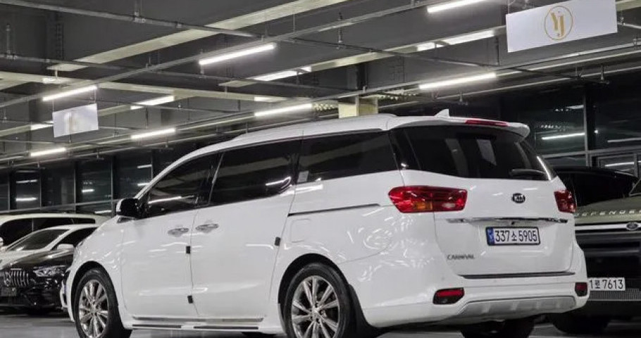 Kia Carnival 