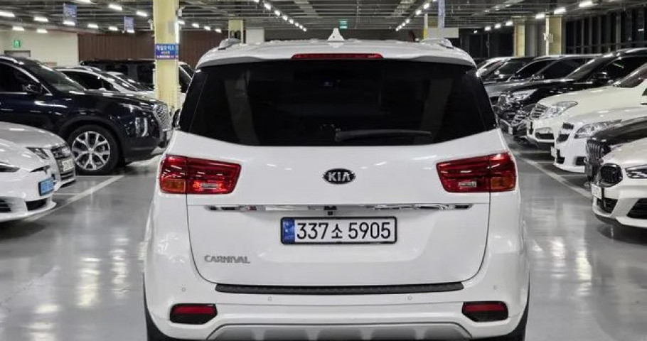 Kia Carnival 