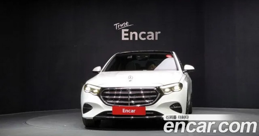 Mercedes-Benz E-Class 