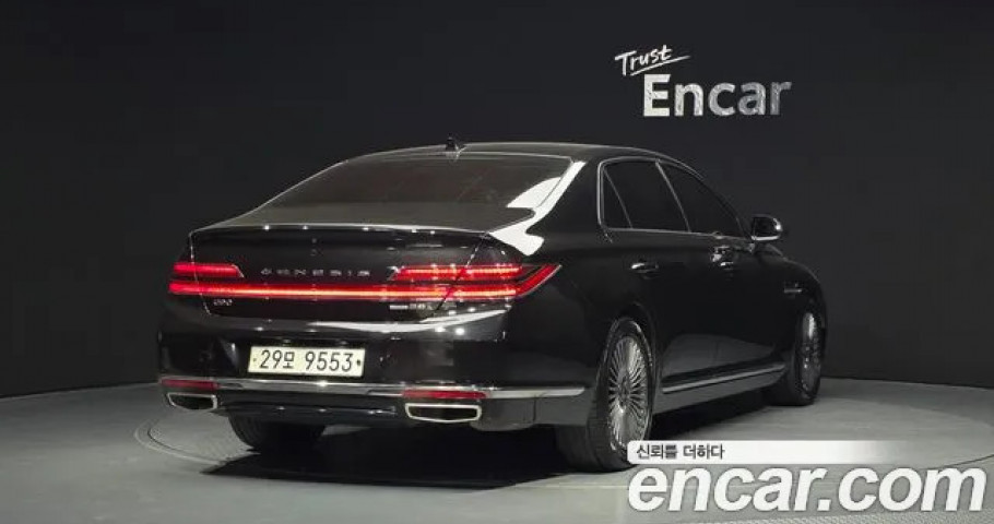 Genesis G90 