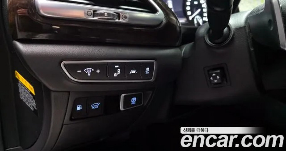 Genesis G90 