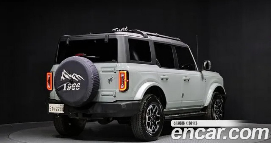 Ford Bronco 