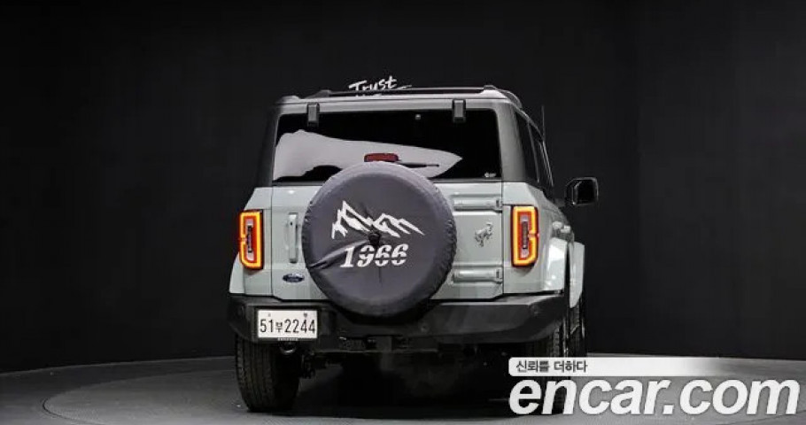Ford Bronco 