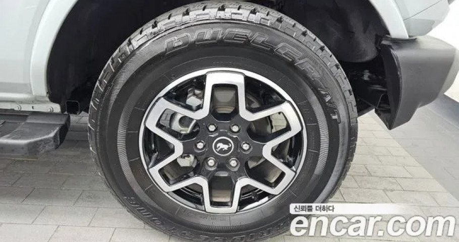 Ford Bronco 