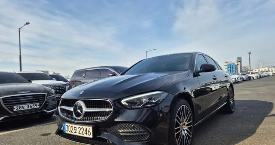 Mercedes-Benz C-Class 