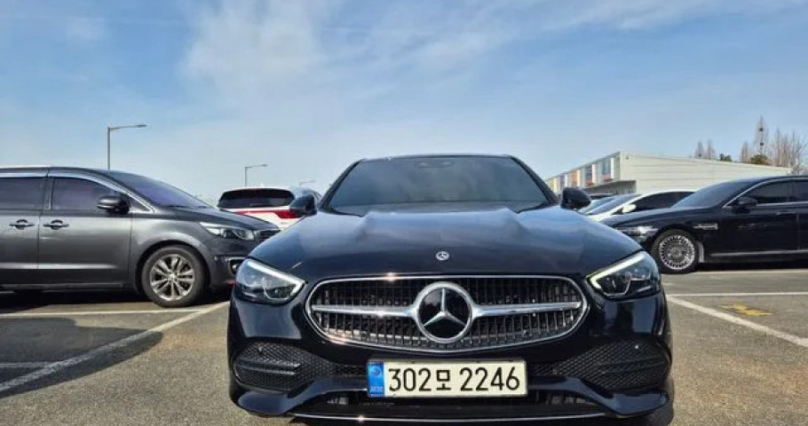 Mercedes-Benz C-Class 