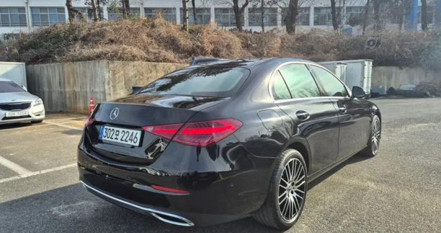 Mercedes-Benz C-Class 